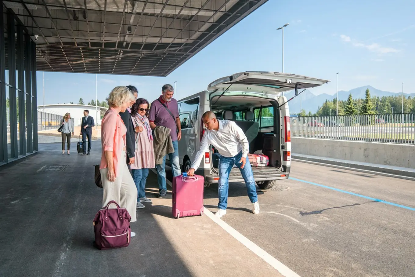 transport grupy osób na lotnisko